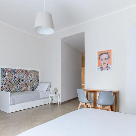 Tinellari Rooms Napoli Eksteriør billede