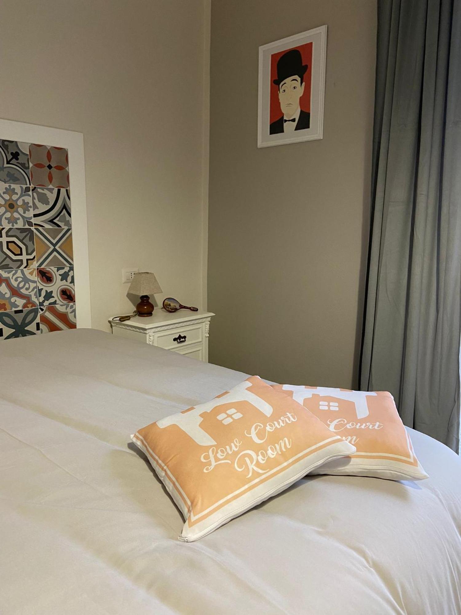 Tinellari Rooms Napoli Eksteriør billede