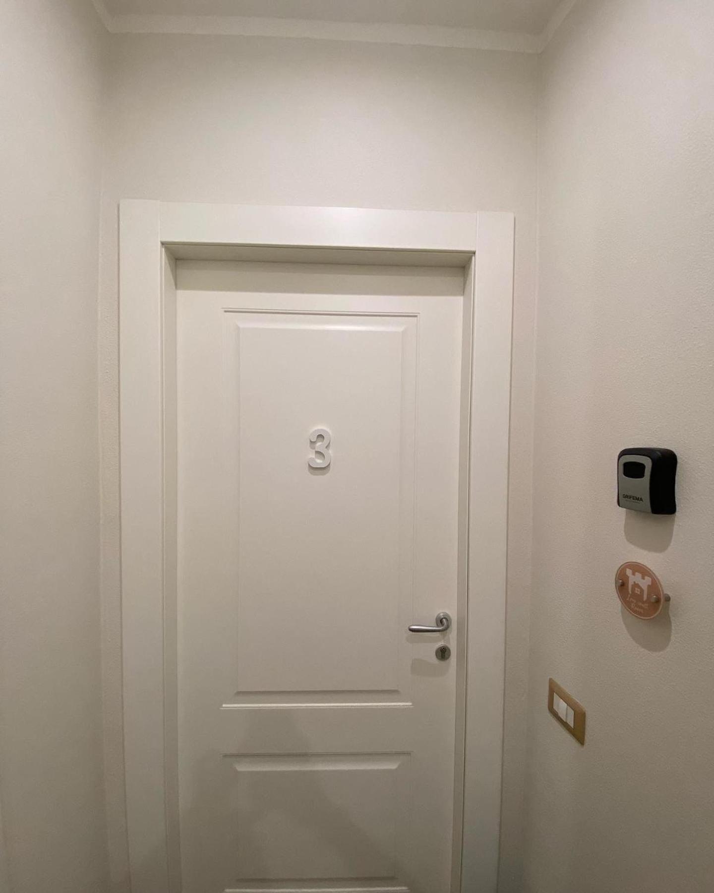Tinellari Rooms Napoli Eksteriør billede